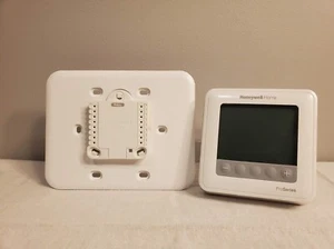 Honeywell TH4110U2005 T4 Programmable Thermostat 1H / 1C - Picture 1 of 3