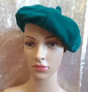 1940s 50s Vintage EMERALD GREEN VELVET BEANIE BERET HAT - Picture 1 of 7
