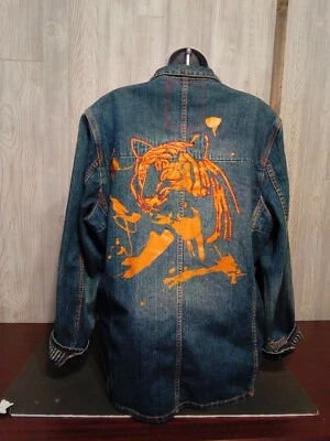 Chaqueta vaquera talla L marca "R" Solicitar hilo naranja y espalda tigre en la espalda Foto 1 de 4
