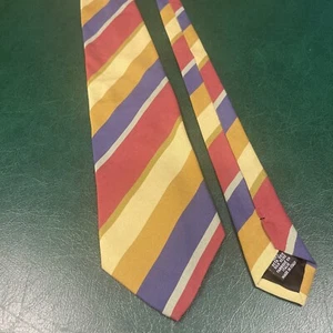 Hugo Boss Tie Silk Stripped Elegant Made In Italy 46x4” - Picture 1 of 3