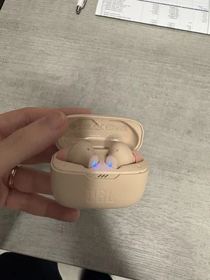 JBL TUNE230NC TWS True Wireless NC Auricolari ANC Dual MIC Sabbia PARI AL NUOVO - Immagine 1 di 3