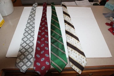 Cuatro corbatas de cuello de alta calidad muy bonitas para hombre Resilio, TownCraft, Regal #1 Foto 1 de 4