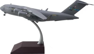 Aeronave de transporte Boeing C-17 Globemaster III Dover Air Force Base United Air - Imagem 1 de 4