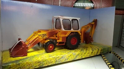 1:32 JCB 3C Digger Backhoe Mk3 MkIII Weathered Scale Model Britains Diecast - Image 1 of 4