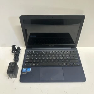 Asus X205T Laptop 11.6” 2GB RAM 32GB eMMC 1.33GHz Win 8.1 - Picture 1 of 11