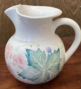 LINDA JARRA/PLANTADORA FLORES ROSADAS HOJAS AZULES ¿Pintada a mano? - Imagen 1 de 6