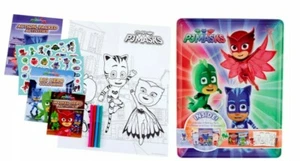 PJ Máscaras Actividad de Superhéroes Lata 3 x Libro, Marcadores, Pegatinas y Póster NUEVO EN CAJA TV - Imagen 1 de 1