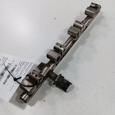 Barra de montaje de inyector de inyección de riel de combustible Hyundai Accent 2017 2016 2015 2014 2013  Foto 1 de 4