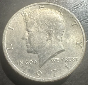 1971-P 50c KENNEDY HALF DOLLAR **FREE SHIPPING** AU - Picture 1 of 2