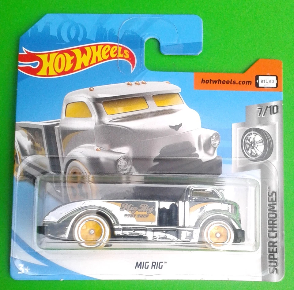 Hot Wheels Showdown Aston Martin 1:64 Car - Red (DHR16)