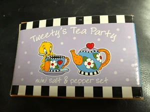 Tweety's Tea Party Salz und Pfeffer Set Warner Bros Neu in offener Box Looney Tunes - Bild 1 von 3