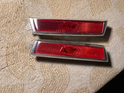 2010 Chevrolet Malibu OEM R & L задние боковые маркерные линзы - Изображение 1 из 4