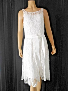 LUXE by CARMEN MARC VALVO Kleid Gr. 4 weiß Spitze Schärpe Gürtel ärmellos - Bild 1 von 6