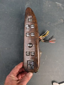 1995-1997 LINCOLN TOWNCAR DRIVER MASTER POWER WINDOW SWITCH W/ MEMORY - Picture 1 of 2