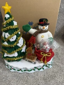 VINTAGE AVON MERAVIGLIOSO CONTO ALLA ROVESCIA PER NATALE CON 25 DECORAZIONI LUCI ANIMATE Nuovo - Foto 1 di 12