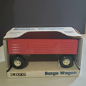 ERTL INTERNATIONAL HARVESTER BARGE WAGON "BLUEPRINT REPLICA" 1/16 SCALE #479 NIB - Picture 1 of 6