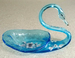 Plato de caramelo baratija cuenco cisne soplado a mano de vidrio pintado azul vintage COMO NUEVO - Imagen 1 de 5