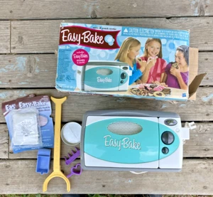 Easy Bake Oven Original Box with some Accessories Hasbro 2009 Works Great - Picture 1 of 9