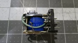 Deltrol Controls 160 serie 27881-61 SPDT sin perno 5 amperios relé marco abierto - Imagen 1 de 6