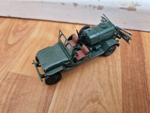 HACHETTE UNIVERSAL HOBBIES 1/43 CLASSIC 1962 JEEP AGRICOLE TRACTOR - Picture 1 of 3