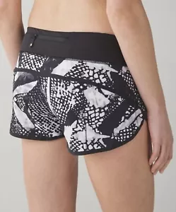 Lululemon Speed Up Short Vintage Muster schwarz/weiß Low-Rise gefüttert Gr. 6 - Bild 1 von 4