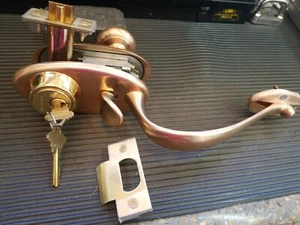 Schlage E Series Handleset Plymouth Design 612 finish - Picture 1 of 2