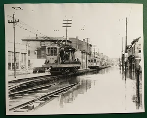 Foto tranvías, inundación de Ohio 8"x10" en blanco y negro - Imagen 1 de 3