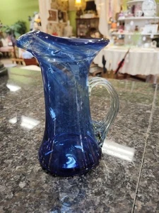 Ozark Art mundgeblasener blauer Glaskrug - Bild 1 von 3