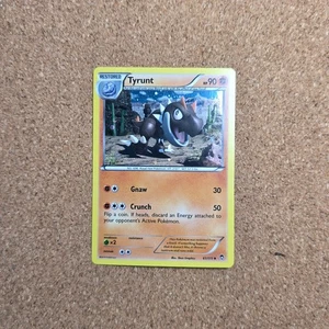 Pokemon Karte Tyrunt Furious Fists Cosmo Holo Uncommon 61/111 *B2 - Bild 1 von 2