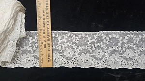 Vintage/Antik, weiß, Baumwolle Blätter Spitze, 5 & 1/3 Yards - Bild 1 von 1