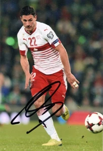 SWITZERLAND & NEWCASTLE: FABIAN SCHAR SIGNED 6x4 ACTION PHOTO+COA - Picture 1 of 1