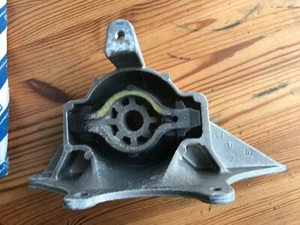 Fiat Punto 130HGT Punto 1.9D TD NEW GENUINE engine mounting 46772001 20B1 - Picture 1 of 5