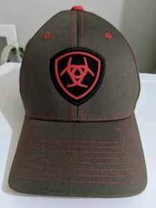 HTF Ariat Shield Patch Logo Ball Cap Flex Fit Fabric Hat - Picture 1 of 10