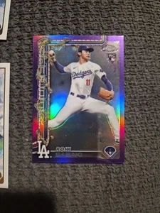 2025 Topps Holiday Purp Metallic Refract #H23 Roki Sasaki Los Angeles Dodgers RC - Bild 1 von 3