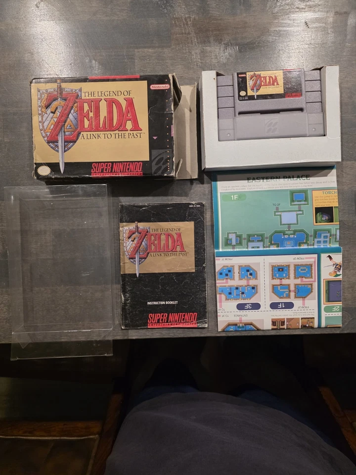 The Legend of Zelda: A Link to the Past (Nintendo SNES, 1992) Complete CIB - Image 1 of 2