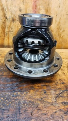 ✅️Rear Differential Case Toyota Tacoma Tundra Sequoia T100 8.4 Carrier Spider   - Image 1 of 4