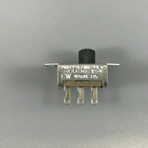 UND.LAB. 102630 SLIDE SWITCH 3 TABS .5A AC OR DC 125V - Bild 1 von 6