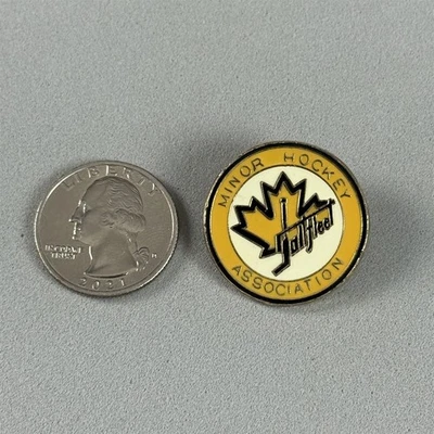 Pinback vintage de la Asociación Menor de Hockey Saltfleet Ontario Canadá #56283 Foto 1 de 3