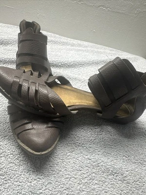 Sandalias Kenneth Cole Reaction Pipester talla 6 1/2 M Foto 1 de 4