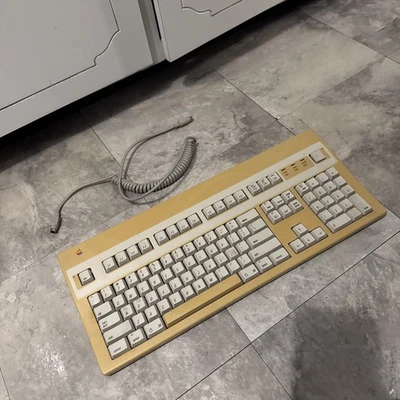Apple Vintage Extended Mechanical Keyboard II | M3501 | W/ Cable | Works - Image 1 of 4