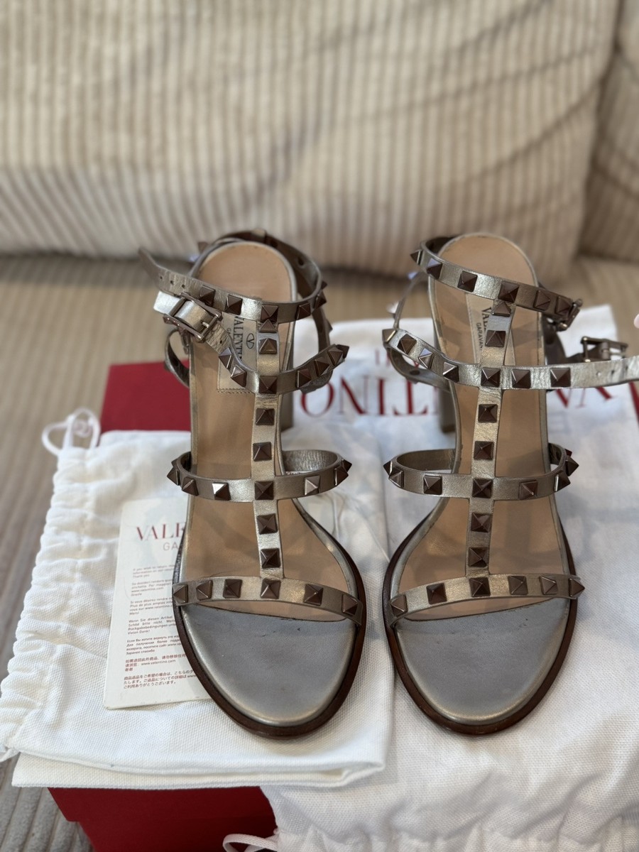サンダル・ミュール VALENTINO GARAVANI   Sandals Women Leather Gray/Moonstone Valentino Garavani Sandals Women Leather Gray/Moonstone | B