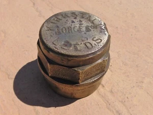 Vintage Brass Kirkstall Forge Co. Leeds Hub Cap Wall Art Paper Weight Antique - Imagen 1 de 3