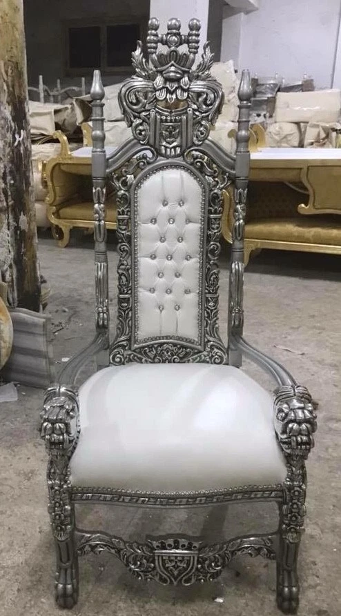 TRONO POLTRONA REALE IN LEGNO BAROCCO FOGLIA ARGENTO ECOPELLE BIANCA E CRISTALLI - Immagine 1 di 1