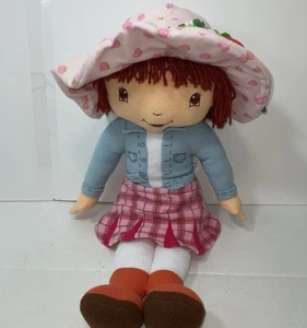 "Muñeca de peluche grande Strawberry Shortcake con traje de niña escolar 24""" - Imagen 1 de 8