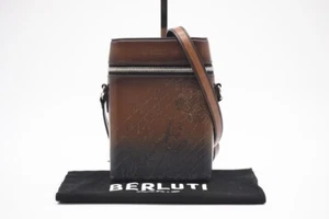 Bolso de Hombro BERLUTI Caligrafía Scritto Swipe Marrón 5.5*7*2.1 pulgadas - Imagen 1 de 10