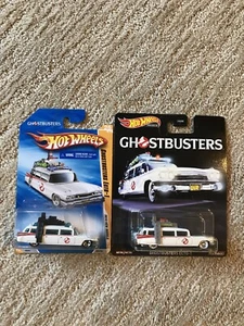 Juego de 2 Ambulancia Retro Hot Wheels Ghostbusters ECTO-1 Real Riders 2010 Nuevos Modelos - Imagen 1 de 12