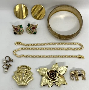 Lote vintage de diamantes de imitación de metal en tono dorado joyas algunos firmados - Imagen 1 de 12