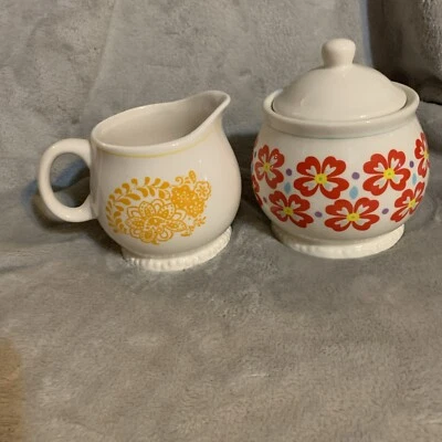 Juego de crema y azucarero The Pioneer Woman mercado de pulgas gres floral LEER Foto 1 de 4