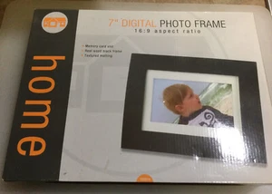 7” Digital Black Wood Photo Frame 16:9 Aspect ratio with Memory card new - Picture 1 of 3