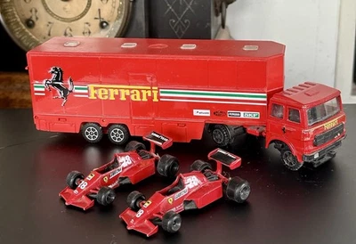 老式 90 年代 POLISTIL FERRARI F1 FORMULA ONE SCUDERIA 126 C3 汽车亲笔签名卡车 1:55 — 第 1/4 张图片